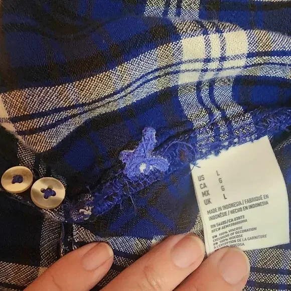 American Eagle Boyfriend Fit Flannel - Size Large - 3/4 Button Up - Picture 4 of 5